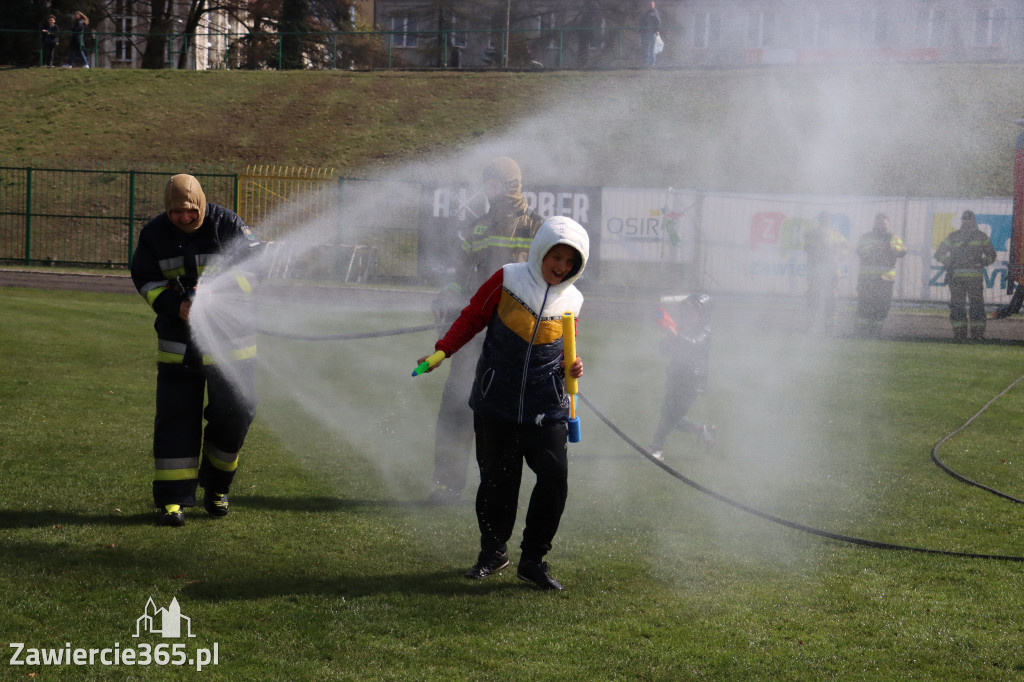 Fotorelacja: Lany Poniedziałek w Zawierciu!