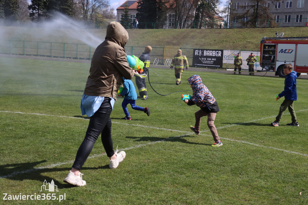 Fotorelacja: Lany Poniedziałek w Zawierciu!