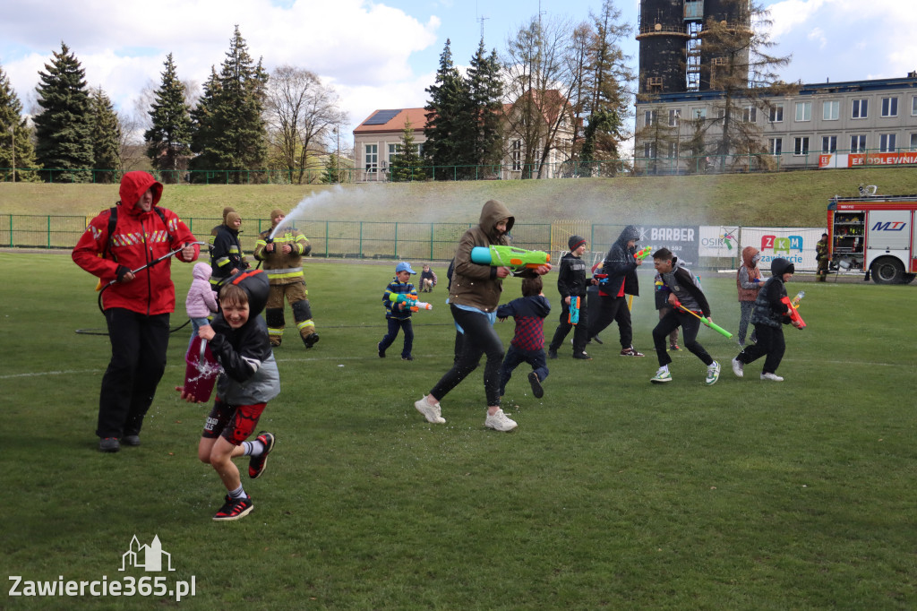 Fotorelacja: Lany Poniedziałek w Zawierciu!
