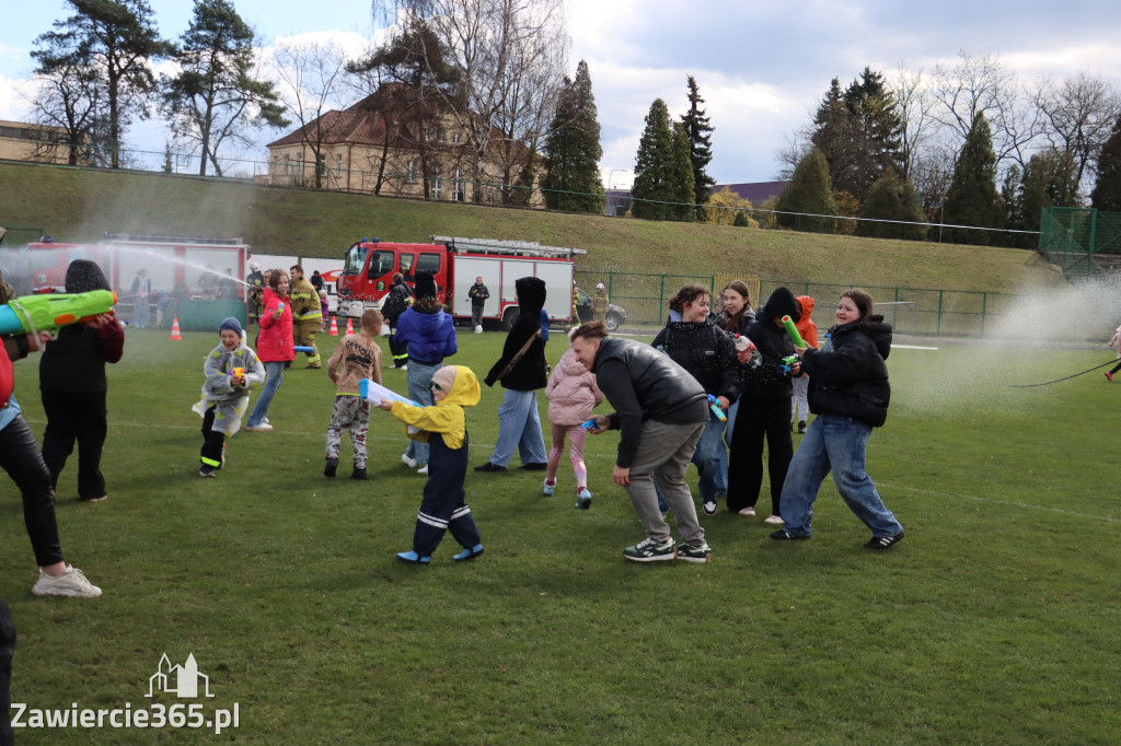 Fotorelacja: Lany Poniedziałek w Zawierciu!
