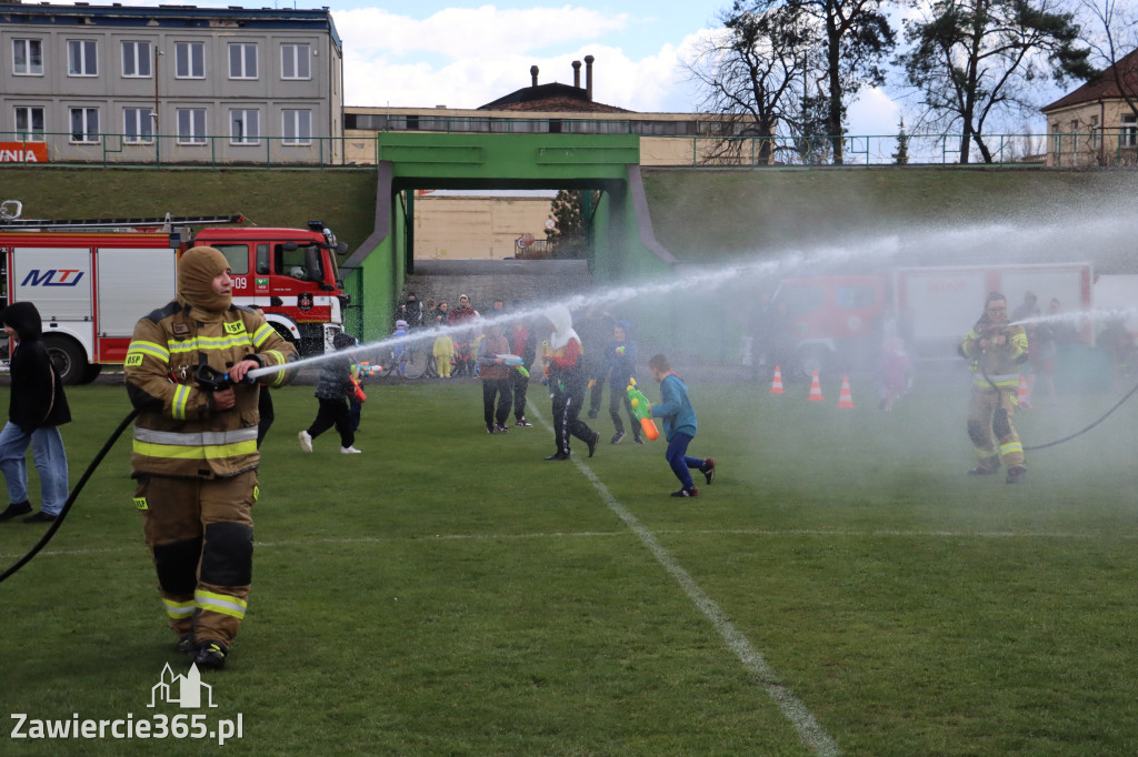 Fotorelacja: Lany Poniedziałek w Zawierciu!