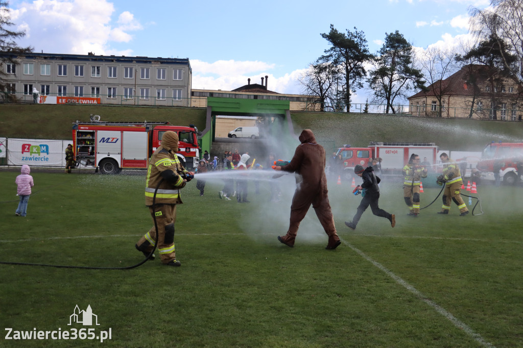 Fotorelacja: Lany Poniedziałek w Zawierciu!