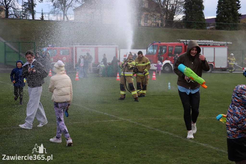 Fotorelacja: Lany Poniedziałek w Zawierciu!