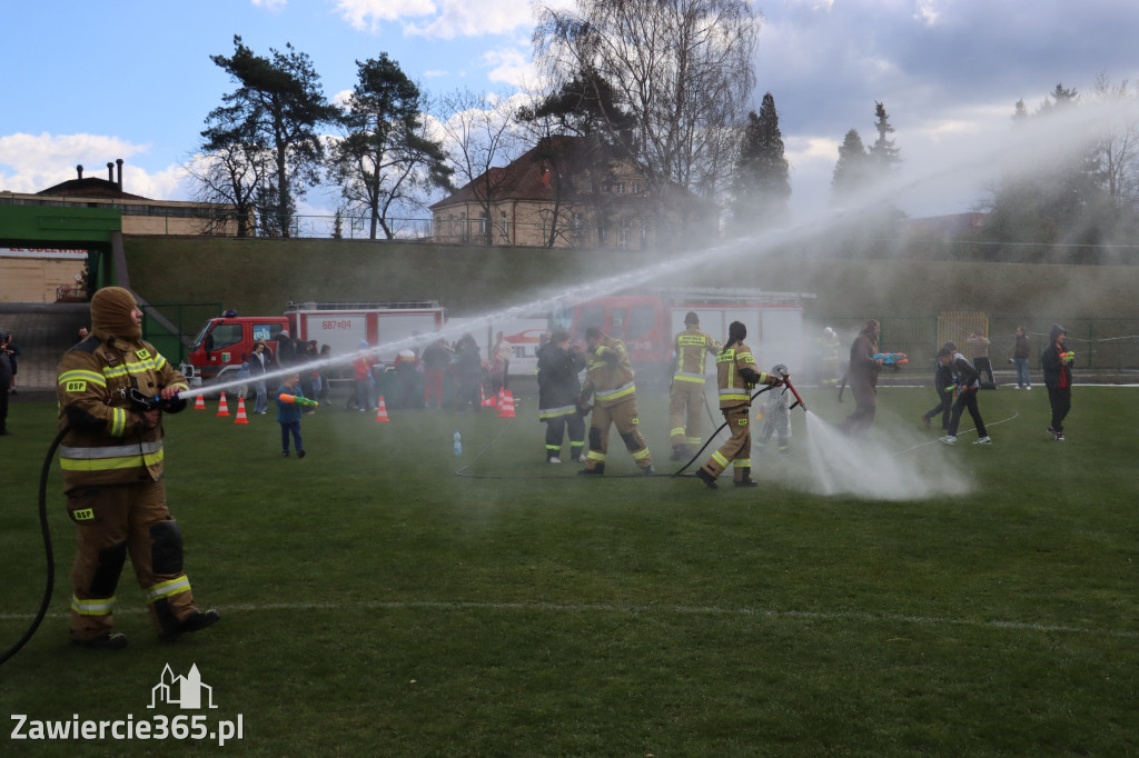 Fotorelacja: Lany Poniedziałek w Zawierciu!