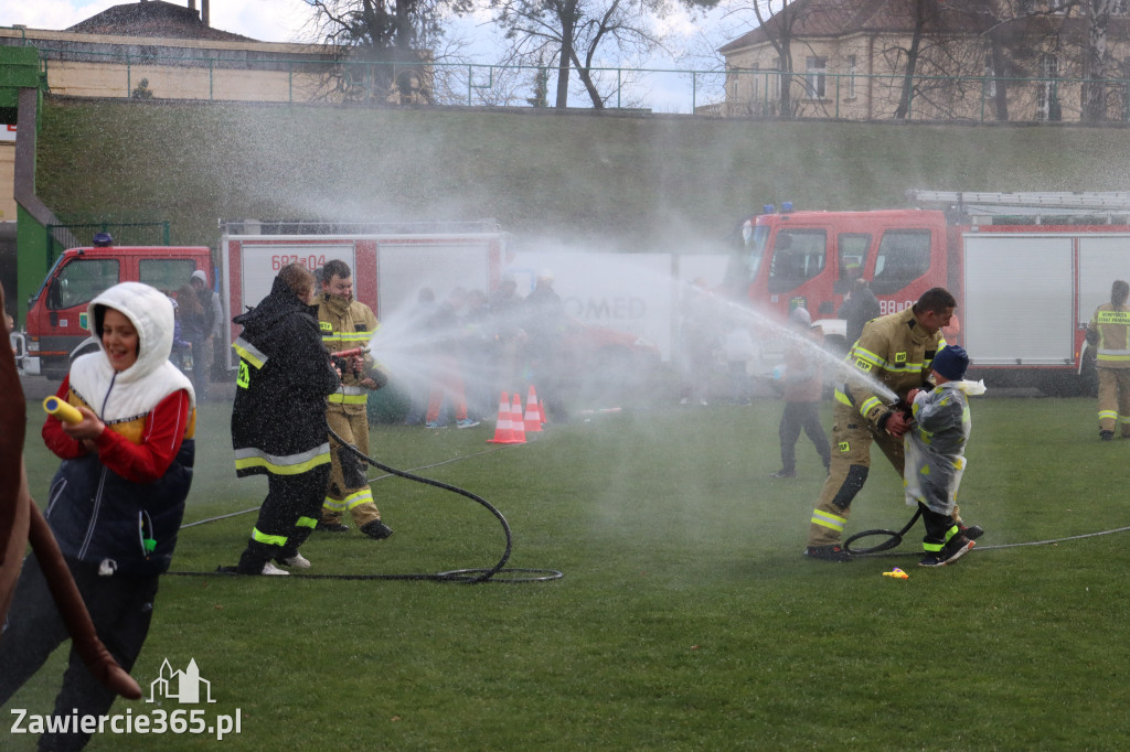 Fotorelacja: Lany Poniedziałek w Zawierciu!