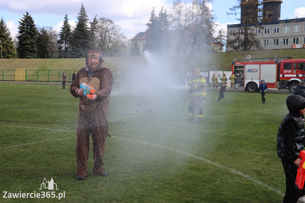 Fotorelacja: Lany Poniedziałek w Zawierciu!
