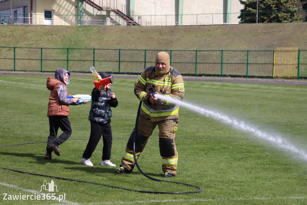 Fotorelacja: Lany Poniedziałek w Zawierciu!