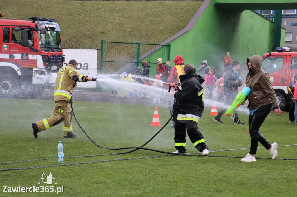 Fotorelacja: Lany Poniedziałek w Zawierciu!
