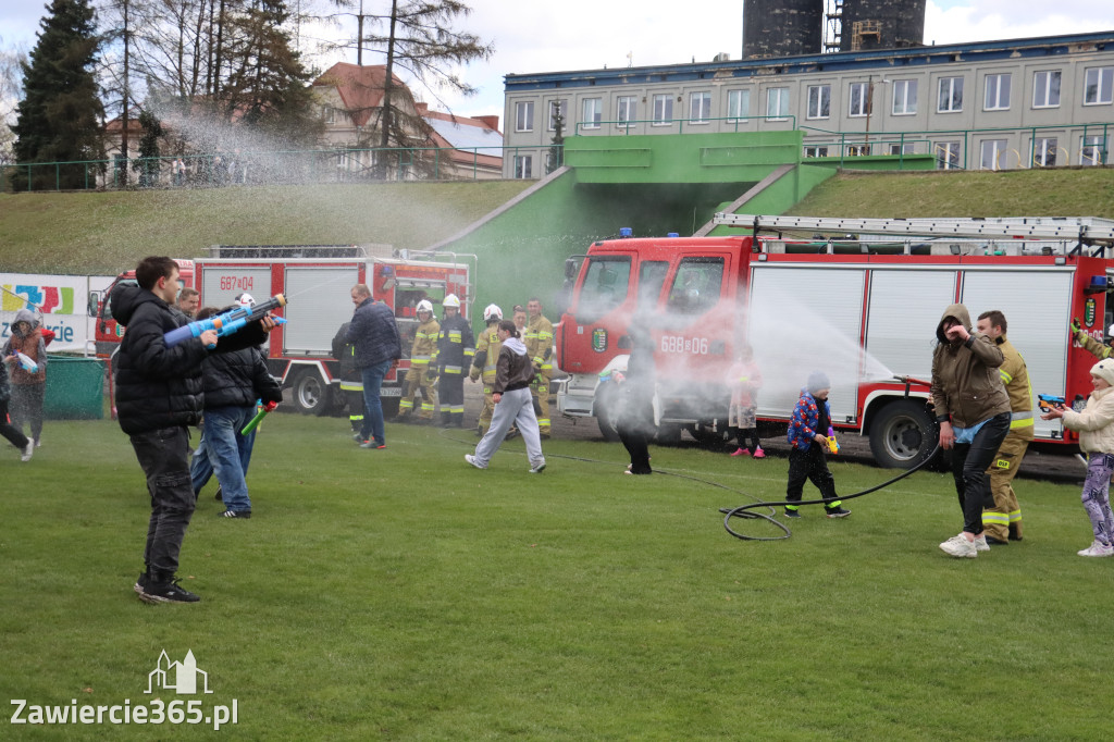 Fotorelacja: Lany Poniedziałek w Zawierciu!