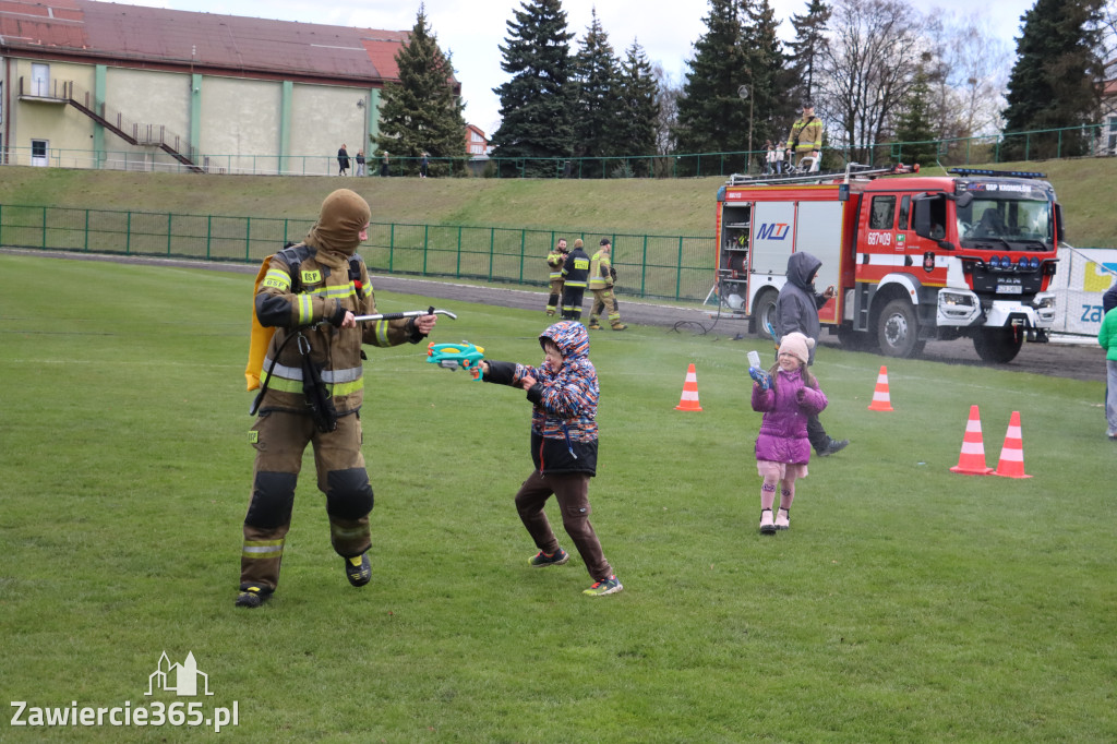 Fotorelacja: Lany Poniedziałek w Zawierciu!