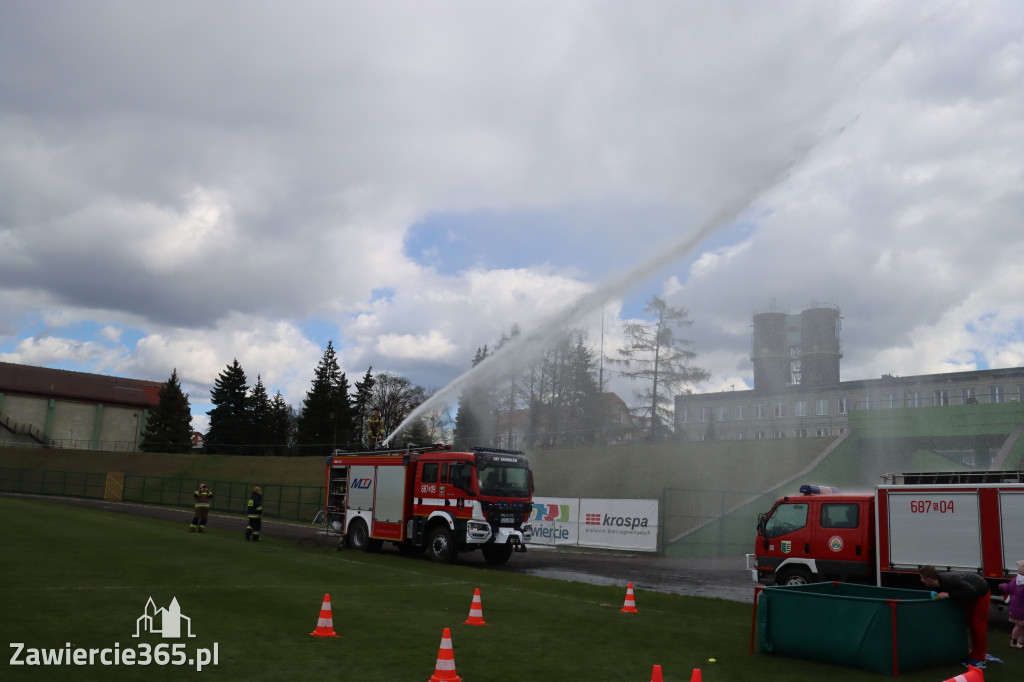 Fotorelacja: Lany Poniedziałek w Zawierciu!