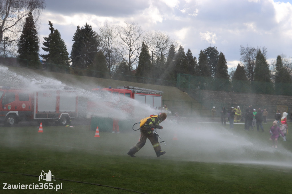Fotorelacja: Lany Poniedziałek w Zawierciu!