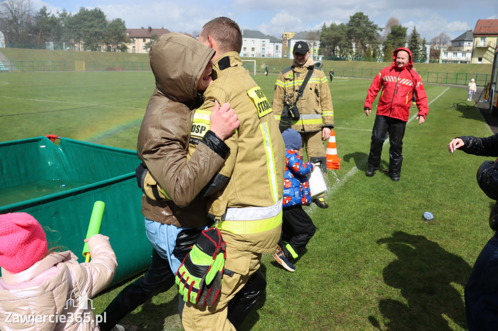Fotorelacja: Lany Poniedziałek w Zawierciu!