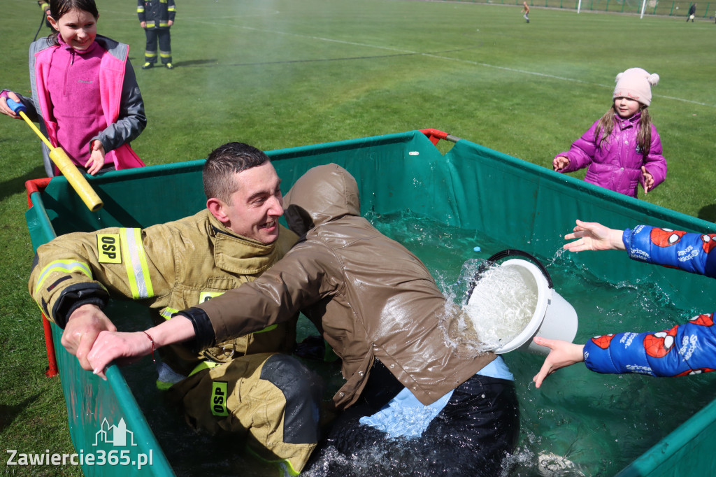 Fotorelacja: Lany Poniedziałek w Zawierciu!