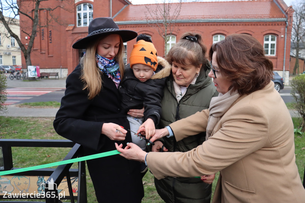 Fotorelacja: Otwarcie instalacji artystycznej  ŁAWECZKI PRZEMYSŁOWEJ PAMIĘCI w Zawierciu