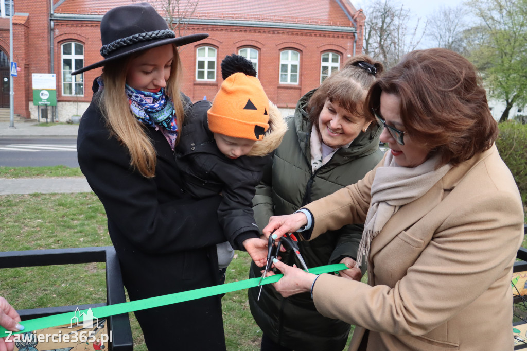 Fotorelacja: Otwarcie instalacji artystycznej  ŁAWECZKI PRZEMYSŁOWEJ PAMIĘCI w Zawierciu