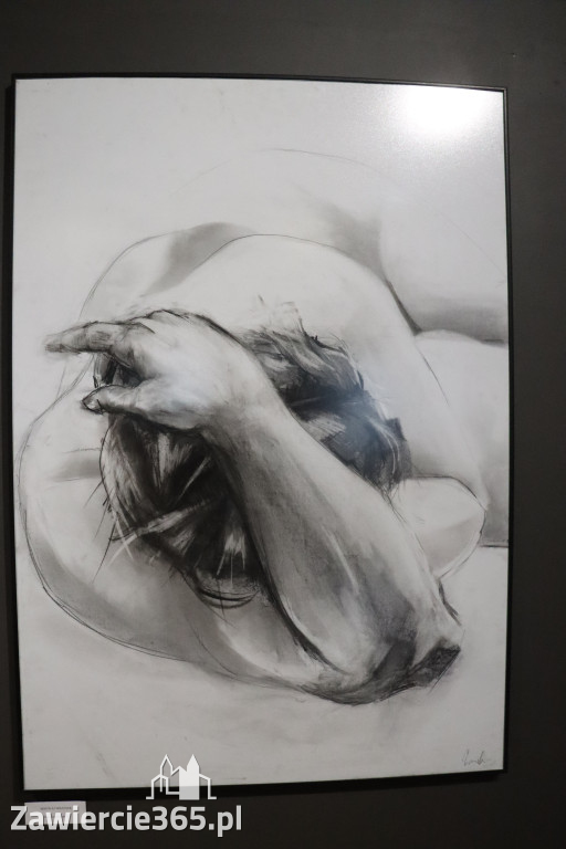 Fotorelacja: Wernisaż wystawy „Między linią a formą II” w MOK Zawiercie