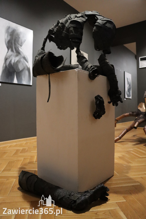 Fotorelacja: Wernisaż wystawy „Między linią a formą II” w MOK Zawiercie