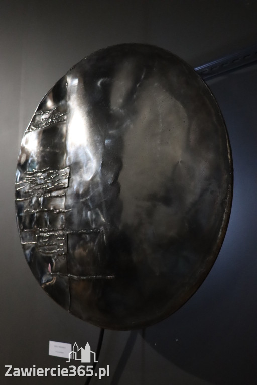 Fotorelacja: Wernisaż wystawy „Między linią a formą II” w MOK Zawiercie