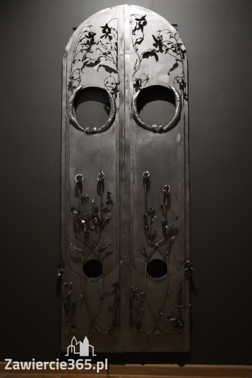 Fotorelacja: Wernisaż wystawy „Między linią a formą II” w MOK Zawiercie