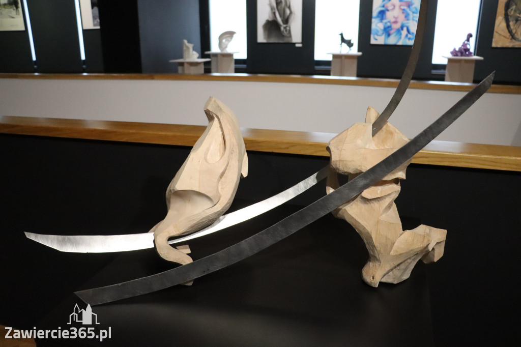 Fotorelacja: Wernisaż wystawy „Między linią a formą II” w MOK Zawiercie