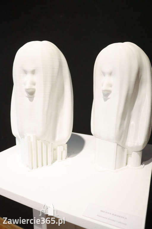 Fotorelacja: Wernisaż wystawy „Między linią a formą II” w MOK Zawiercie