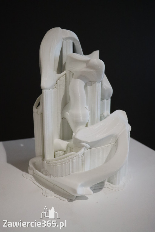 Fotorelacja: Wernisaż wystawy „Między linią a formą II” w MOK Zawiercie