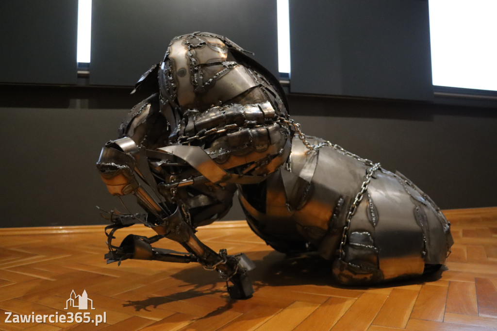 Fotorelacja: Wernisaż wystawy „Między linią a formą II” w MOK Zawiercie