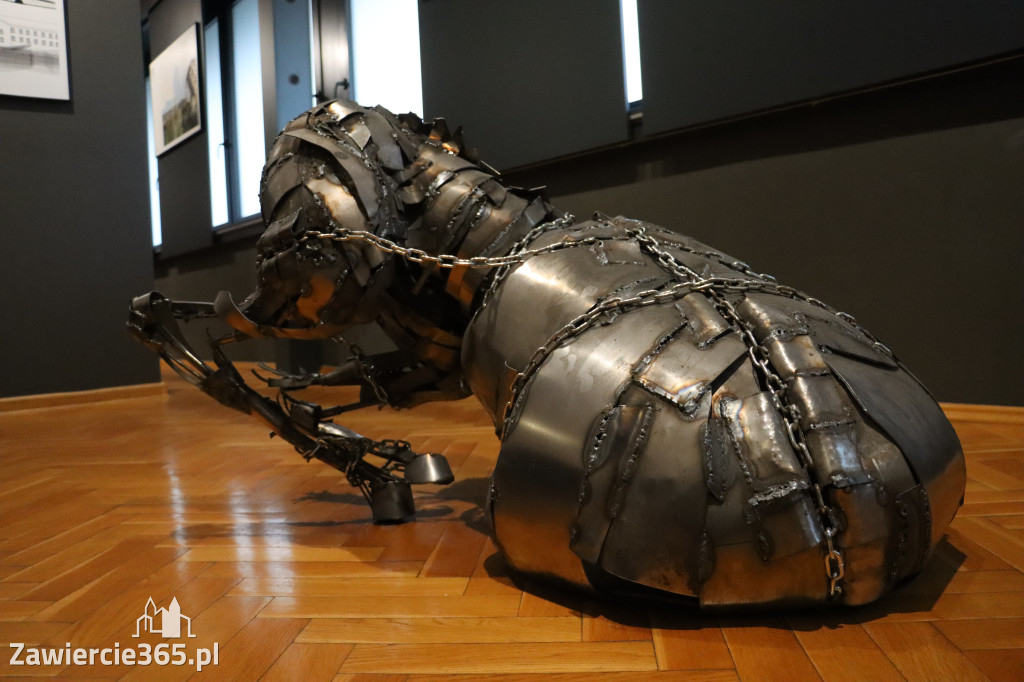 Fotorelacja: Wernisaż wystawy „Między linią a formą II” w MOK Zawiercie