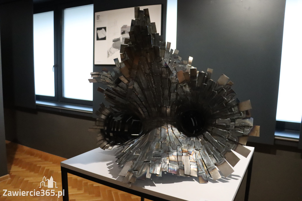 Fotorelacja: Wernisaż wystawy „Między linią a formą II” w MOK Zawiercie