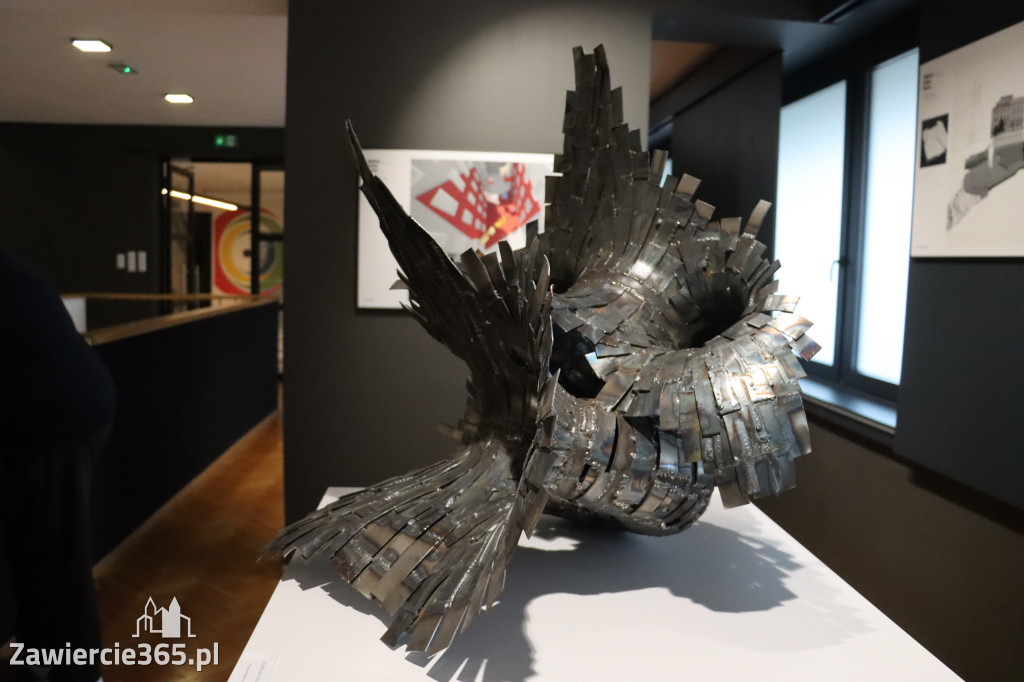 Fotorelacja: Wernisaż wystawy „Między linią a formą II” w MOK Zawiercie