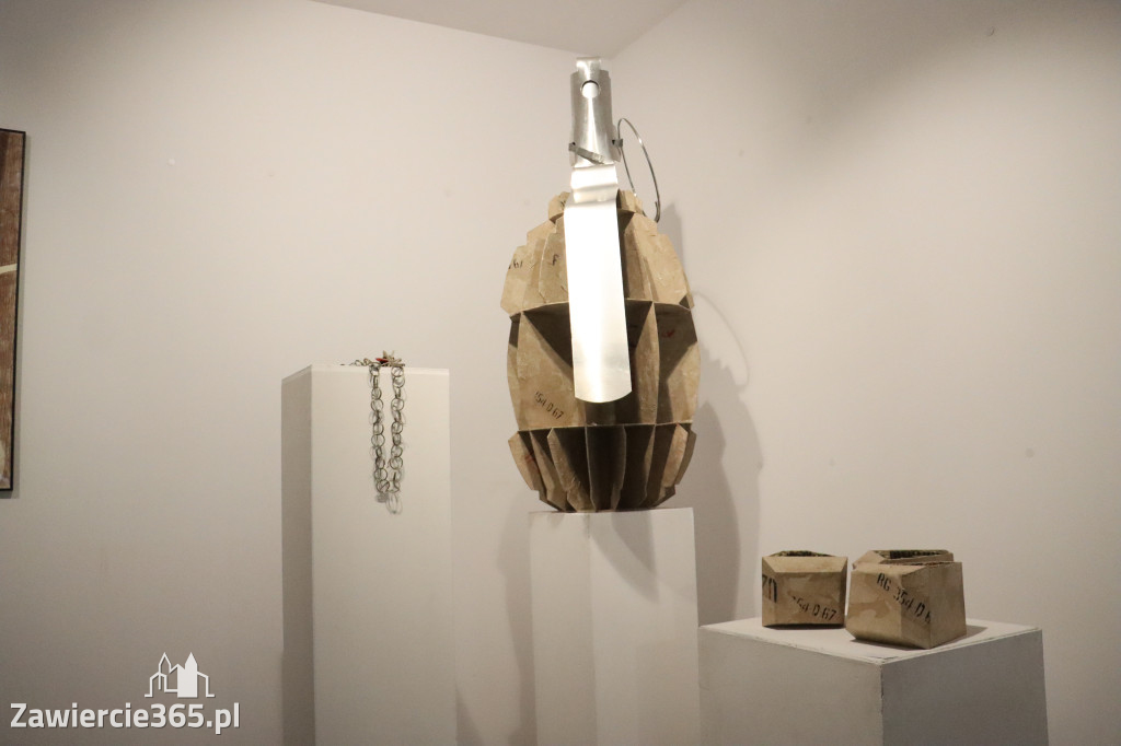 Fotorelacja: Wernisaż wystawy „Między linią a formą II” w MOK Zawiercie