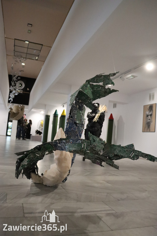 Fotorelacja: Wernisaż wystawy „Między linią a formą II” w MOK Zawiercie