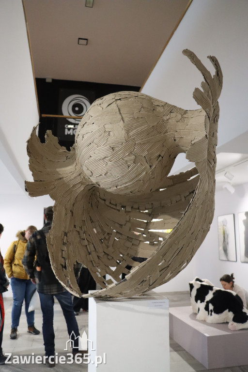 Fotorelacja: Wernisaż wystawy „Między linią a formą II” w MOK Zawiercie