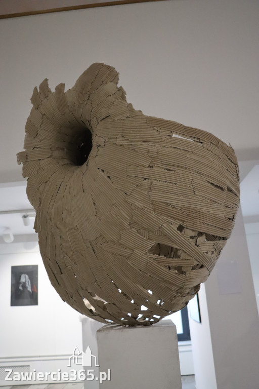 Fotorelacja: Wernisaż wystawy „Między linią a formą II” w MOK Zawiercie