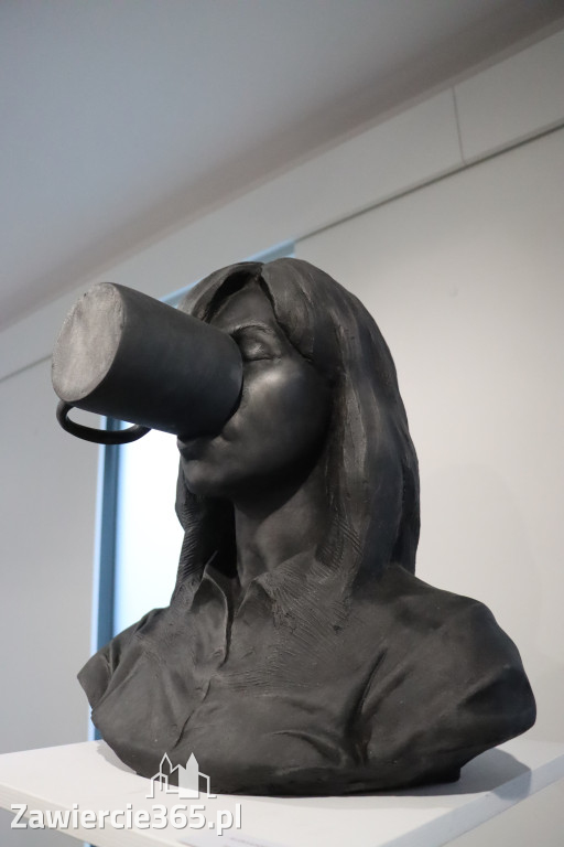 Fotorelacja: Wernisaż wystawy „Między linią a formą II” w MOK Zawiercie