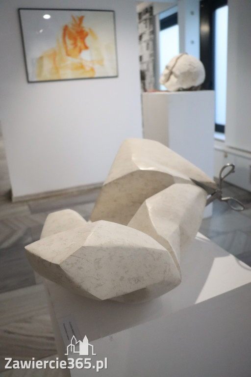 Fotorelacja: Wernisaż wystawy „Między linią a formą II” w MOK Zawiercie