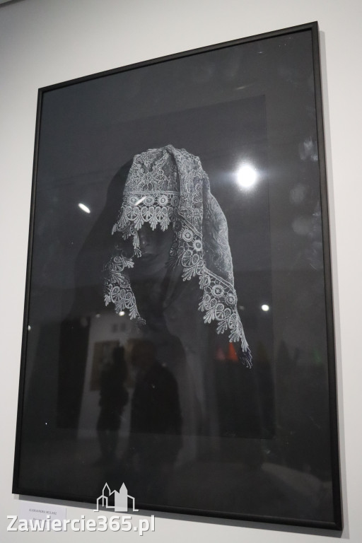 Fotorelacja: Wernisaż wystawy „Między linią a formą II” w MOK Zawiercie