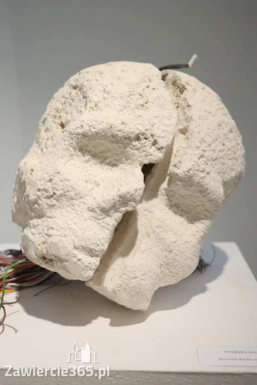 Fotorelacja: Wernisaż wystawy „Między linią a formą II” w MOK Zawiercie