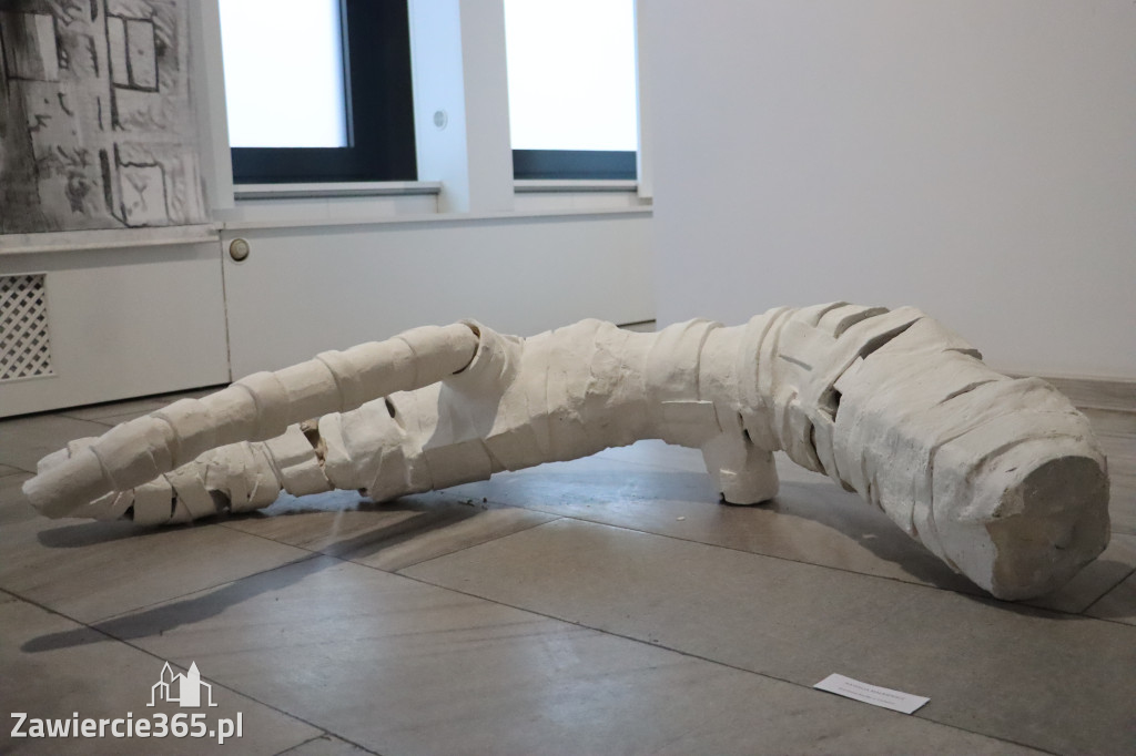 Fotorelacja: Wernisaż wystawy „Między linią a formą II” w MOK Zawiercie