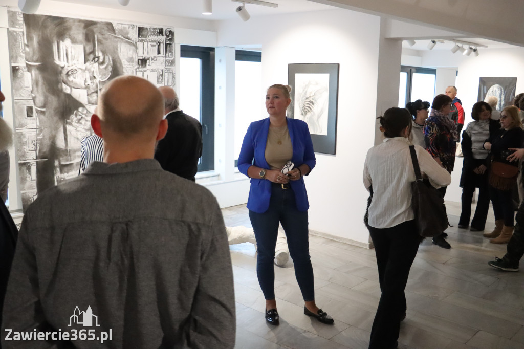 Fotorelacja: Wernisaż wystawy „Między linią a formą II” w MOK Zawiercie