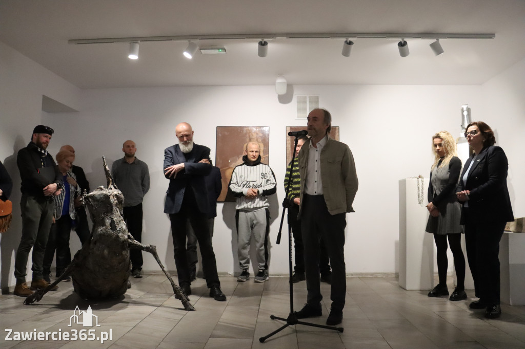 Fotorelacja: Wernisaż wystawy „Między linią a formą II” w MOK Zawiercie