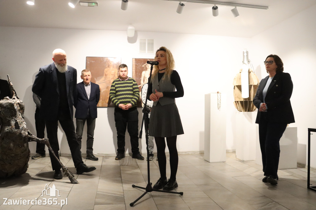 Fotorelacja: Wernisaż wystawy „Między linią a formą II” w MOK Zawiercie