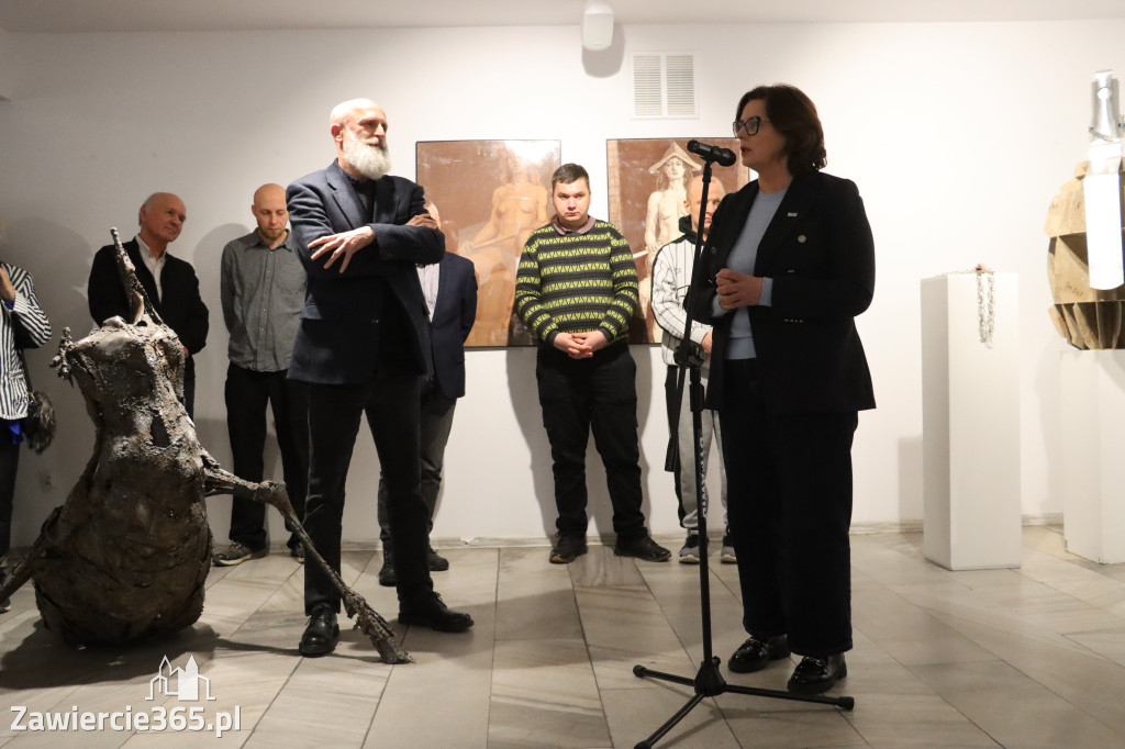 Fotorelacja: Wernisaż wystawy „Między linią a formą II” w MOK Zawiercie