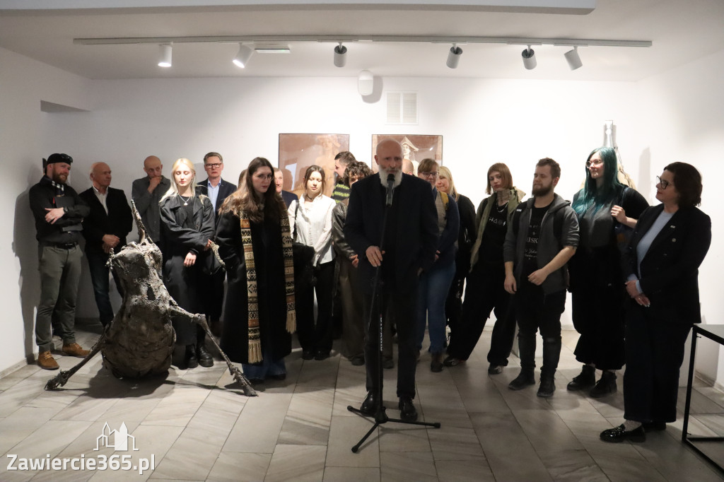 Fotorelacja: Wernisaż wystawy „Między linią a formą II” w MOK Zawiercie