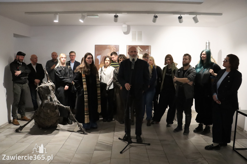 Fotorelacja: Wernisaż wystawy „Między linią a formą II” w MOK Zawiercie