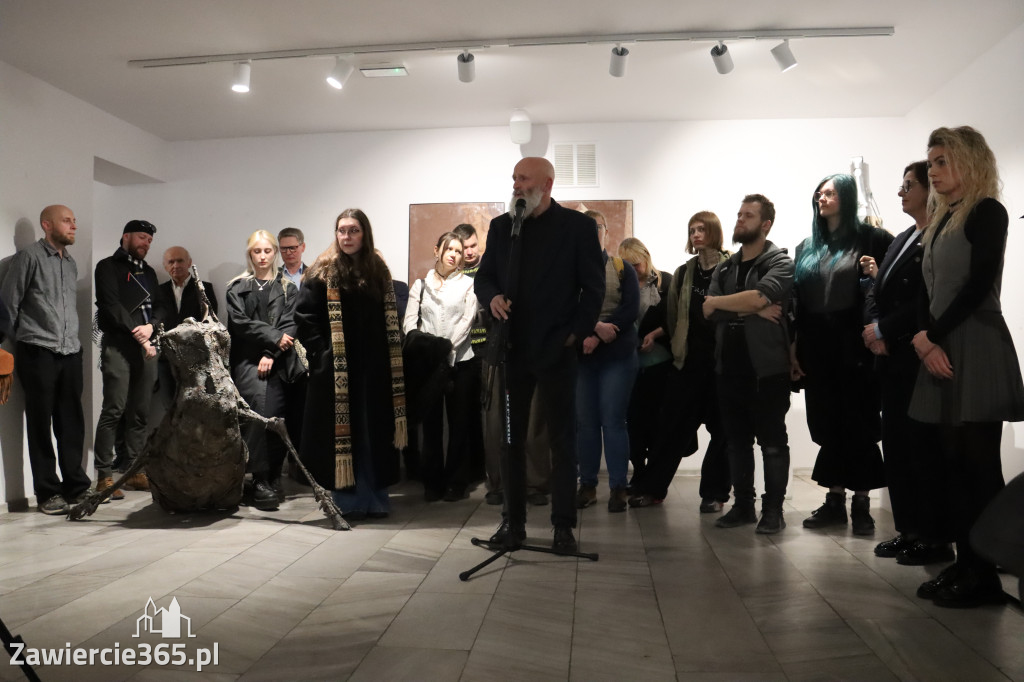 Fotorelacja: Wernisaż wystawy „Między linią a formą II” w MOK Zawiercie