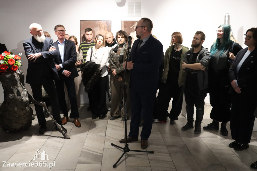 Fotorelacja: Wernisaż wystawy „Między linią a formą II” w MOK Zawiercie