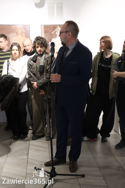 Fotorelacja: Wernisaż wystawy „Między linią a formą II” w MOK Zawiercie