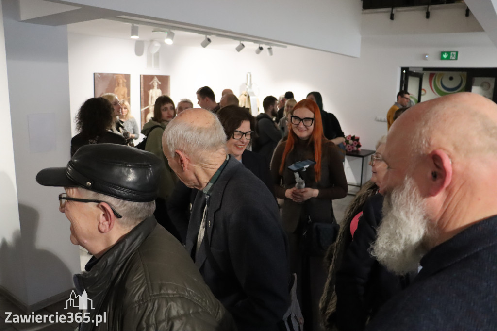 Fotorelacja: Wernisaż wystawy „Między linią a formą II” w MOK Zawiercie